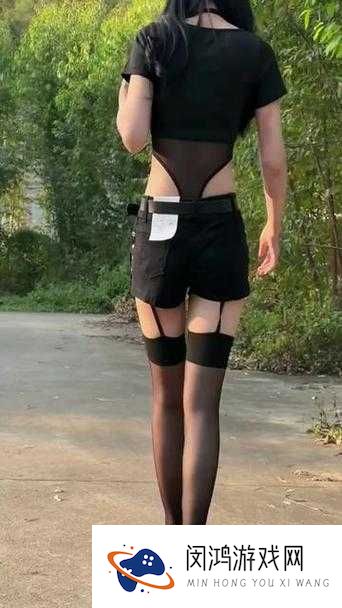 冉冉学姐为何突然离开?引发众人好奇,背后原因究竟是什么?