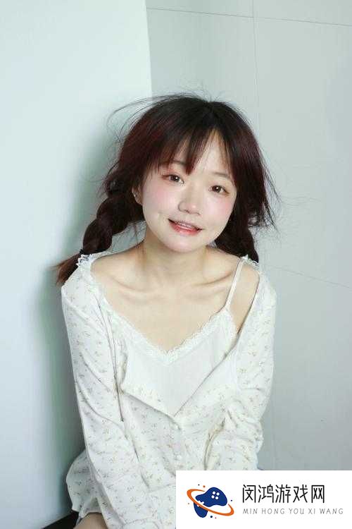 娇小小泬在线观看免费播放,她的魅力无人能挡,你不想看看吗?
