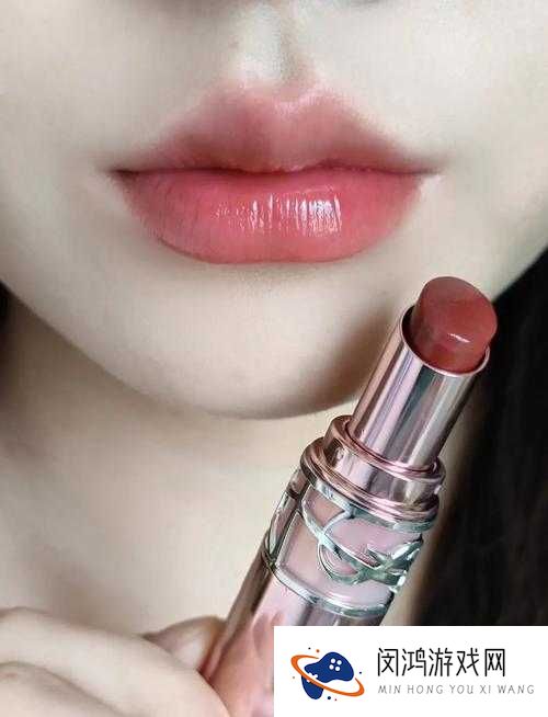 YSL 水蜜桃色:适合什么肤色的人?如何搭配妆容?